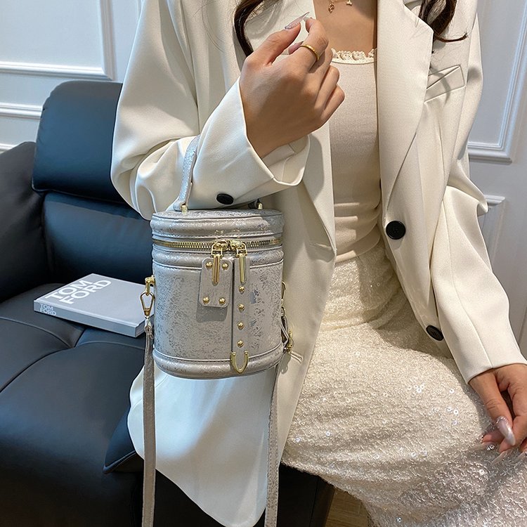 PU Bucket Bag with Zipper and Stitching - One Size - Image 2