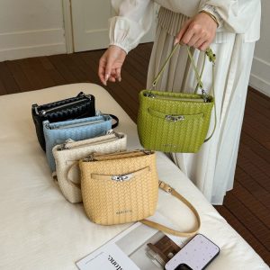 Women's One Shoulder Crossbody Handbag with Zipper Closure - Summer 2026